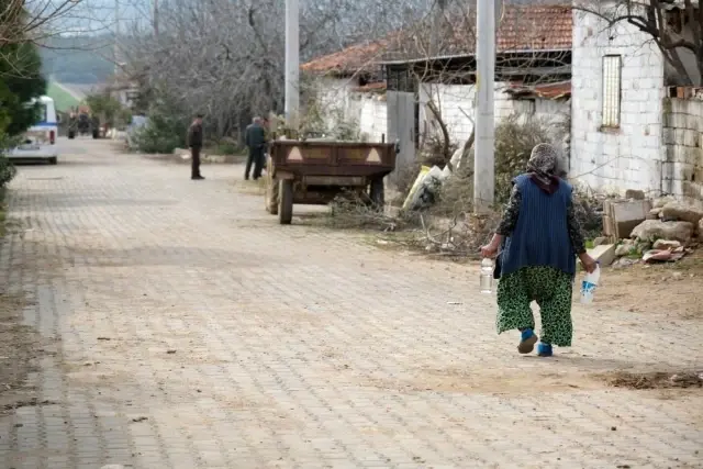Cambazlı Mahallesi Ahmetli'de kaldı Cambazlı Mahallesi Ahmetli'de kaldı