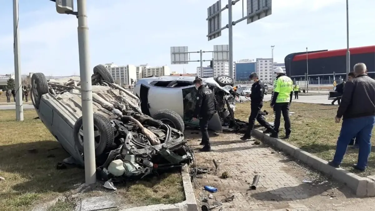 Son dakika 3. sayfa: Çorum'da 2 ayrı kaza: 1'i çocuk 7 yaralı