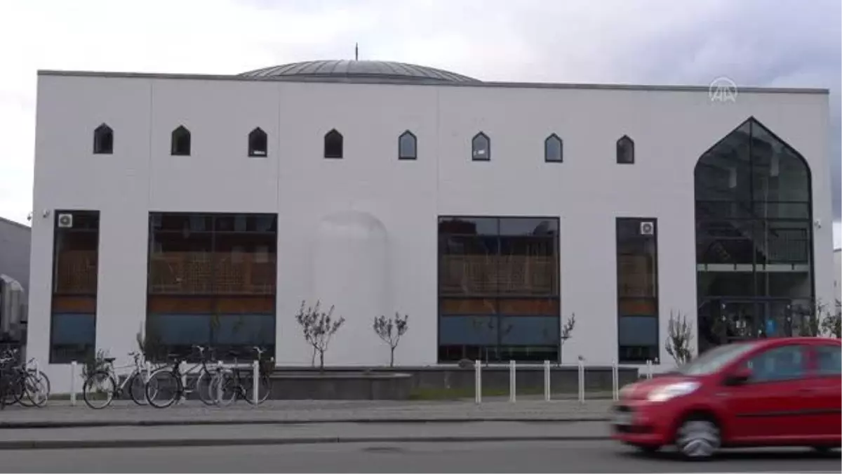 Danimarka'da camilere yurt dışından yapılan bağışların sınırlandırılmasına tepki