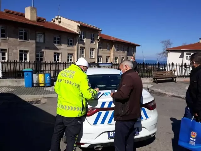 Düzce'de toplu taşıma araçları denetlendi Düzce'de toplu taşıma araçları denetlendi