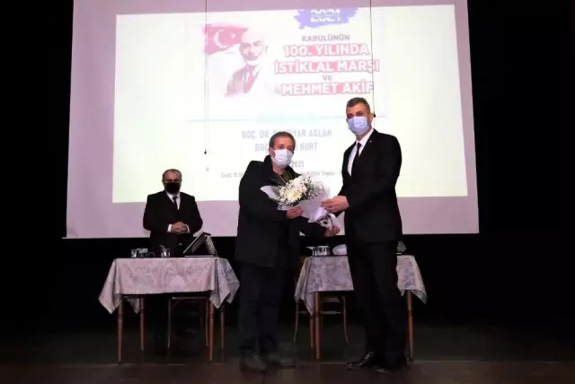 Gölcük'te İstiklal Marşı konulu konferans düzenlendi Gölcük'te İstiklal Marşı konulu konferans düzenlendi