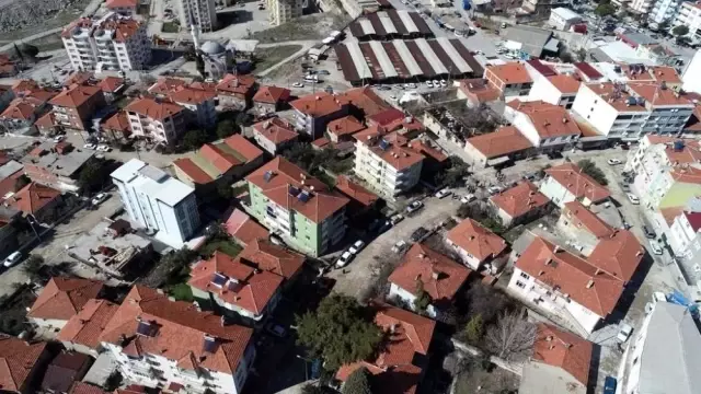 Gördes'te 120 bin metrekarelik kilit parke çalışması Gördes'te 120 bin metrekarelik kilit parke çalışması