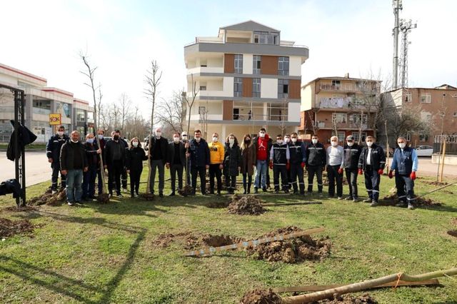hayatini kaybeden saglikcilar icin fidan diki 3 13990913 o