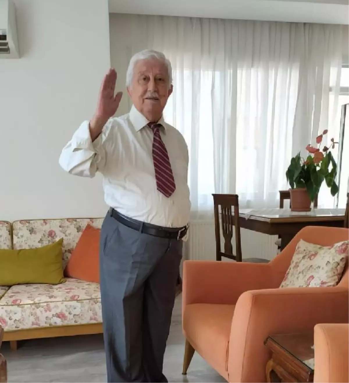 Hürriyet Gazetesi'nin emektar muhabiri Müfit Bekiroğlu, son yolculuğuna uğurlandı