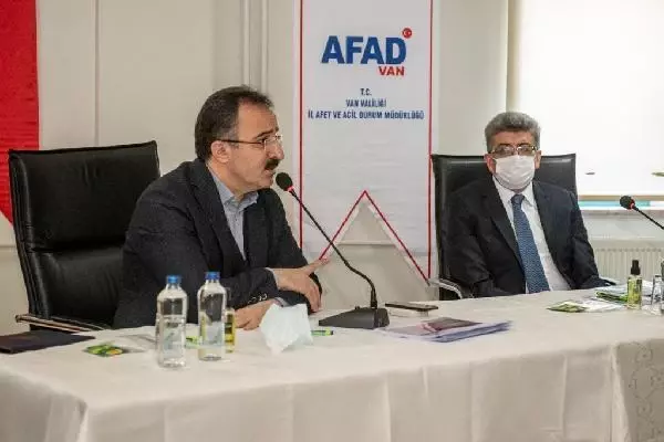 Son dakika haber! İçişleri Bakan Yardımcısı Çataklı: Başkale'de hasarlı binaları yıkacağız Son dakika haber! İçişleri Bakan Yardımcısı Çataklı: Başkale'de hasarlı binaları yıkacağız