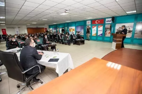 Son dakika haber! İçişleri Bakan Yardımcısı Çataklı: Başkale'de hasarlı binaları yıkacağız Son dakika haber! İçişleri Bakan Yardımcısı Çataklı: Başkale'de hasarlı binaları yıkacağız