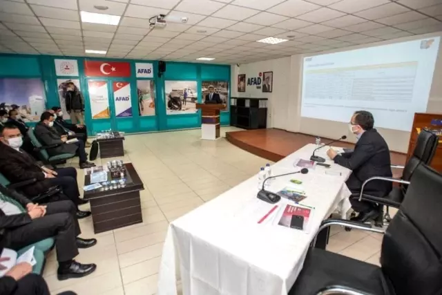 Son dakika haber! İçişleri Bakan Yardımcısı Çataklı: Başkale'de hasarlı binaları yıkacağız Son dakika haber! İçişleri Bakan Yardımcısı Çataklı: Başkale'de hasarlı binaları yıkacağız