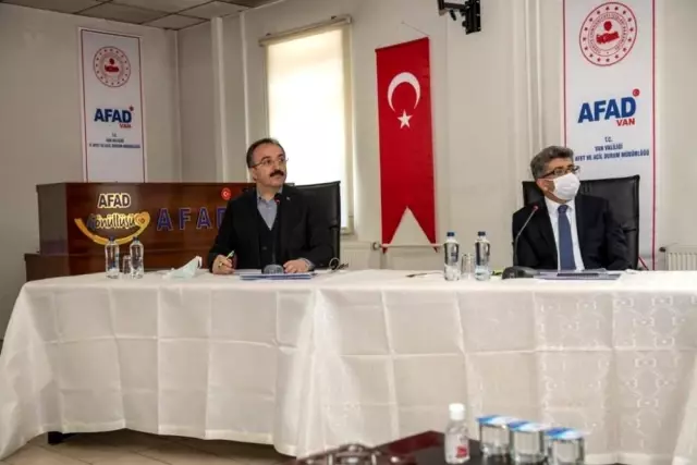 Son dakika haber! İçişleri Bakan Yardımcısı Çataklı: Başkale'de hasarlı binaları yıkacağız Son dakika haber! İçişleri Bakan Yardımcısı Çataklı: Başkale'de hasarlı binaları yıkacağız