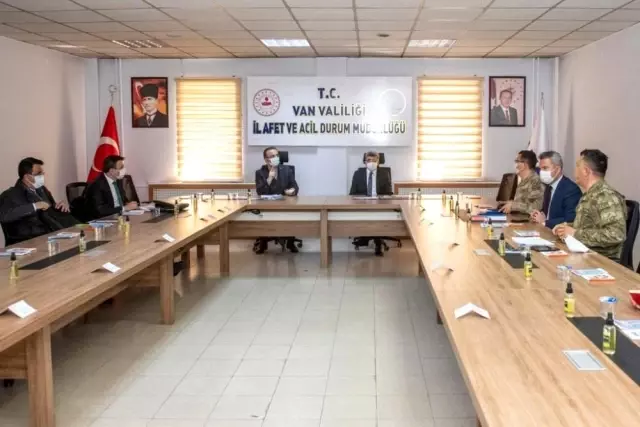 Son dakika haber! İçişleri Bakan Yardımcısı Çataklı: Başkale'de hasarlı binaları yıkacağız Son dakika haber! İçişleri Bakan Yardımcısı Çataklı: Başkale'de hasarlı binaları yıkacağız