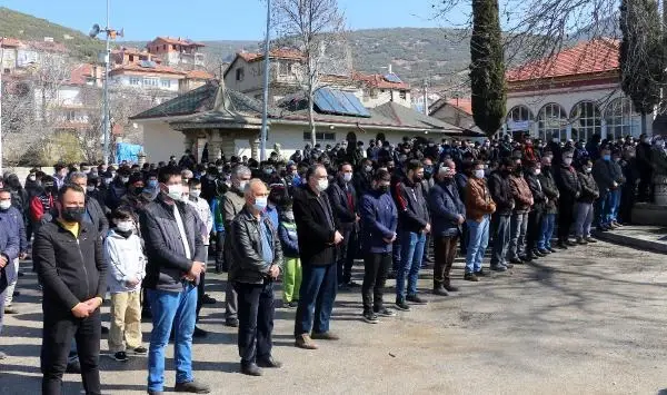 Son dakika haberi: ISPARTA Isparta'da kazada ölen 2 genç toprağa verildi