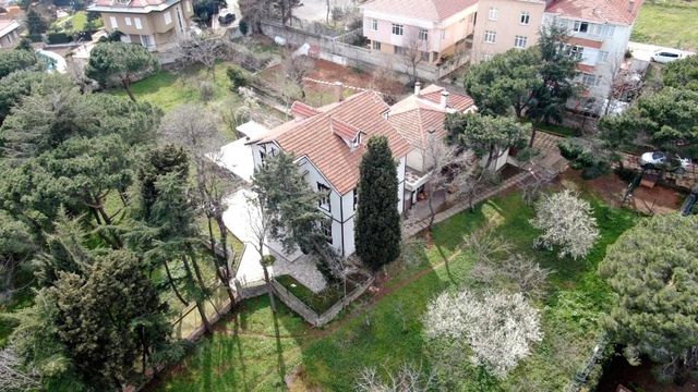 İstanbul'da Osmanlı döneminden kalma tarihi köşk 85 milyon liraya satışa çıkarıldı