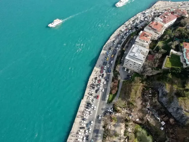 Kısıtlamasız Cumartesi'yi fırsat bilen İstanbullular Arnavutköy Sahili'ne akın etti Kısıtlamasız Cumartesi'yi fırsat bilen İstanbullular Arnavutköy Sahili'ne akın etti