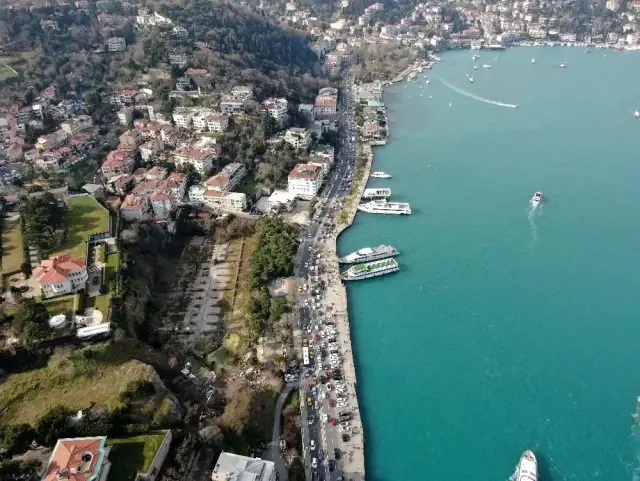 Kısıtlamasız Cumartesi'yi fırsat bilen İstanbullular Arnavutköy Sahili'ne akın etti Kısıtlamasız Cumartesi'yi fırsat bilen İstanbullular Arnavutköy Sahili'ne akın etti