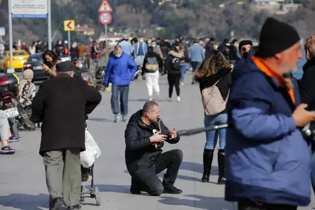 Kısıtlamasız Cumartesi'yi fırsat bilen İstanbullular Arnavutköy Sahili'ne akın etti Kısıtlamasız Cumartesi'yi fırsat bilen İstanbullular Arnavutköy Sahili'ne akın etti