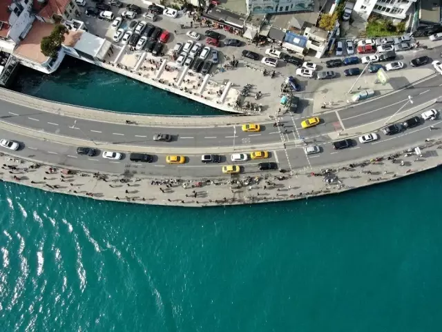 Kısıtlamasız Cumartesi'yi fırsat bilen İstanbullular Arnavutköy Sahili'ne akın etti Kısıtlamasız Cumartesi'yi fırsat bilen İstanbullular Arnavutköy Sahili'ne akın etti