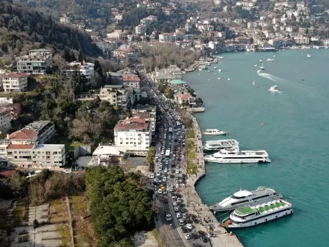 Kısıtlamasız Cumartesi'yi fırsat bilen İstanbullular Arnavutköy Sahili'ne akın etti Kısıtlamasız Cumartesi'yi fırsat bilen İstanbullular Arnavutköy Sahili'ne akın etti