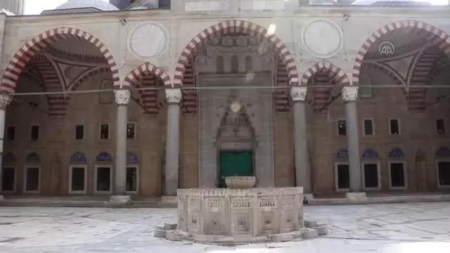 Mimarına 'ustalık' payesi veren Selimiye'de inanlar 446 yıldır secdeye varıyor Mimarına 'ustalık' payesi veren Selimiye'de inanlar 446 yıldır secdeye varıyor