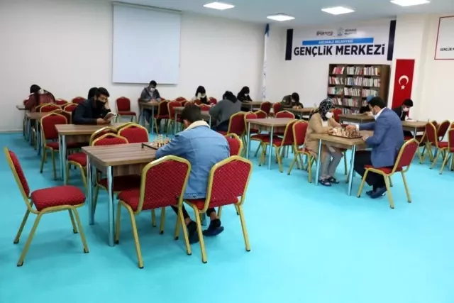 Öğrencilerden Yalçınkaya'ya teşekkür Öğrencilerden Yalçınkaya'ya teşekkür
