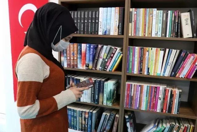 Öğrencilerden Yalçınkaya'ya teşekkür Öğrencilerden Yalçınkaya'ya teşekkür