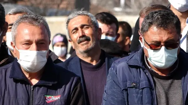Okul servisinde öldürülen 2 öğrenci toprağa verildi Okul servisinde öldürülen 2 öğrenci toprağa verildi