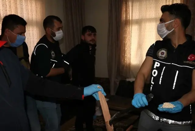 'Servet Anne' adlı uyuşturucu operasyonunda 282 bin adet 'captagon hap' ele geçirildi 'Servet Anne' adlı uyuşturucu operasyonunda 282 bin adet 'captagon hap' ele geçirildi