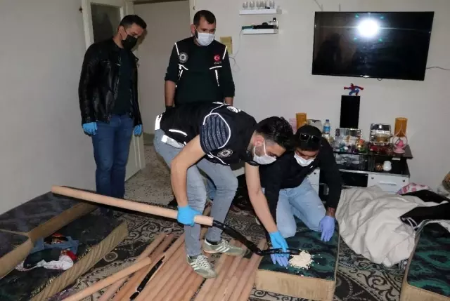 'Servet Anne' adlı uyuşturucu operasyonunda 282 bin adet 'captagon hap' ele geçirildi 'Servet Anne' adlı uyuşturucu operasyonunda 282 bin adet 'captagon hap' ele geçirildi