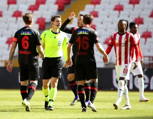Süper Lig: D.G. Sivasspor: 1 Karagümrük: 0 (Maç sonu) Süper Lig: D.G. Sivasspor: 1 Karagümrük: 0 (Maç sonu)