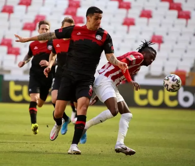 Süper Lig: D.G. Sivasspor: 1 Karagümrük: 0 (Maç sonu) Süper Lig: D.G. Sivasspor: 1 Karagümrük: 0 (Maç sonu)
