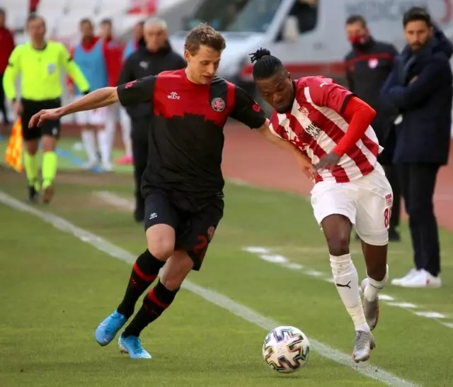 Süper Lig: D.G. Sivasspor: 1 Karagümrük: 0 (Maç sonu) Süper Lig: D.G. Sivasspor: 1 Karagümrük: 0 (Maç sonu)