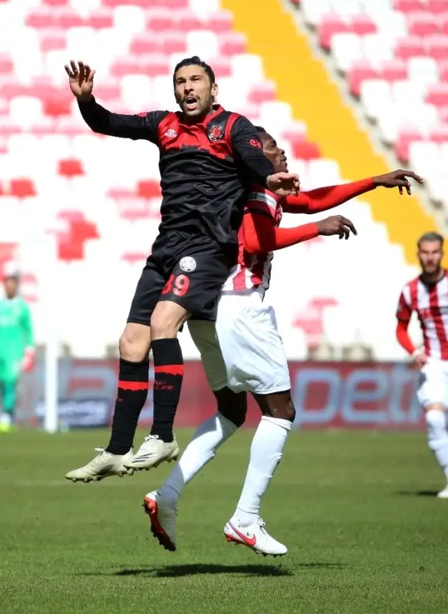 Süper Lig: Kayserispor: 0 Galatasaray: 0 (Maç devam ediyor) Süper Lig: Kayserispor: 0 Galatasaray: 0 (Maç devam ediyor)