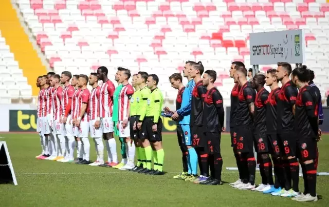 Süper Lig: Kayserispor: 0 Galatasaray: 0 (Maç devam ediyor) Süper Lig: Kayserispor: 0 Galatasaray: 0 (Maç devam ediyor)