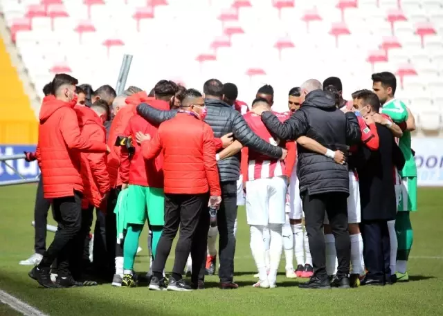 Süper Lig: Kayserispor: 0 Galatasaray: 0 (Maç devam ediyor) Süper Lig: Kayserispor: 0 Galatasaray: 0 (Maç devam ediyor)
