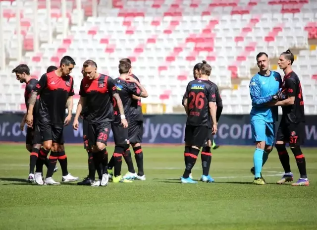 Süper Lig: Kayserispor: 0 Galatasaray: 0 (Maç devam ediyor) Süper Lig: Kayserispor: 0 Galatasaray: 0 (Maç devam ediyor)