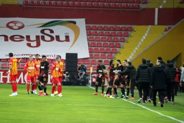 Süper Lig: Kayserispor: 0 Galatasaray: 0 (Maç devam ediyor) Süper Lig: Kayserispor: 0 Galatasaray: 0 (Maç devam ediyor)