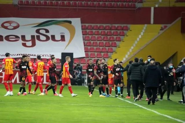 Süper Lig: Kayserispor: 0 Galatasaray: 0 (Maç devam ediyor) Süper Lig: Kayserispor: 0 Galatasaray: 0 (Maç devam ediyor)