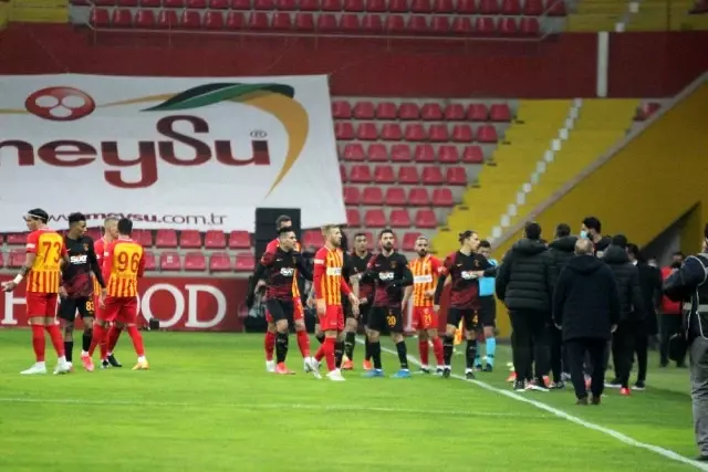Süper Lig: Kayserispor: 0 Galatasaray: 0 (Maç devam ediyor) Süper Lig: Kayserispor: 0 Galatasaray: 0 (Maç devam ediyor)