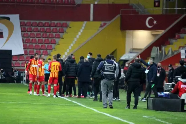 Süper Lig: Kayserispor: 0 Galatasaray: 0 (Maç devam ediyor) Süper Lig: Kayserispor: 0 Galatasaray: 0 (Maç devam ediyor)