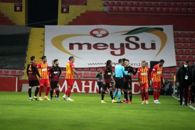Süper Lig: Kayserispor: 0 Galatasaray: 0 (Maç devam ediyor) Süper Lig: Kayserispor: 0 Galatasaray: 0 (Maç devam ediyor)