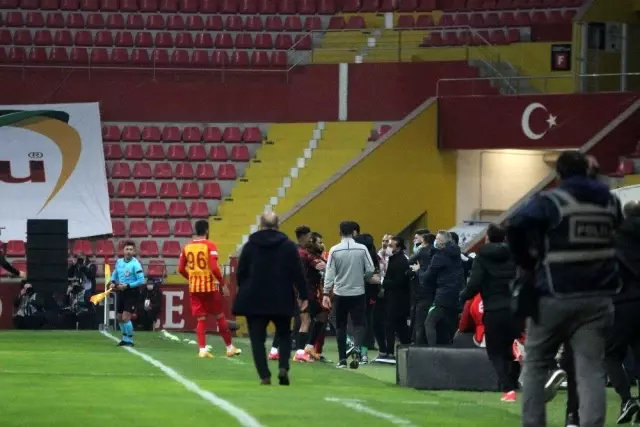 Süper Lig: Kayserispor: 0 Galatasaray: 0 (Maç devam ediyor) Süper Lig: Kayserispor: 0 Galatasaray: 0 (Maç devam ediyor)