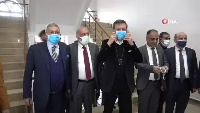 TOBB Başkanı Rıfat Hisarcıklıoğlu, Diyarbakır'a geldi TOBB Başkanı Rıfat Hisarcıklıoğlu, Diyarbakır'a geldi