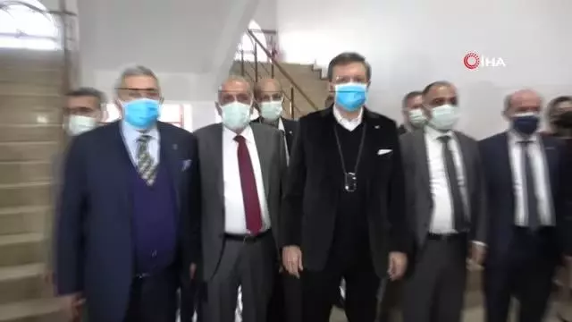 TOBB Başkanı Rıfat Hisarcıklıoğlu, Diyarbakır'a geldi TOBB Başkanı Rıfat Hisarcıklıoğlu, Diyarbakır'a geldi