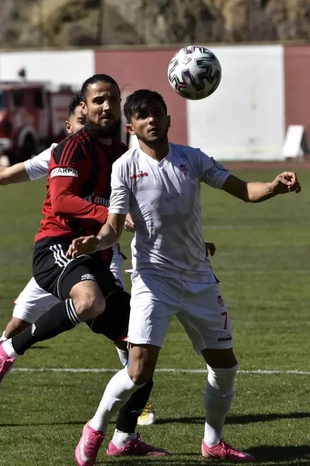 2. Lig Beyaz Grup: Gümüşhanespor: 3 Anagold 24 Erzincanspor: 1