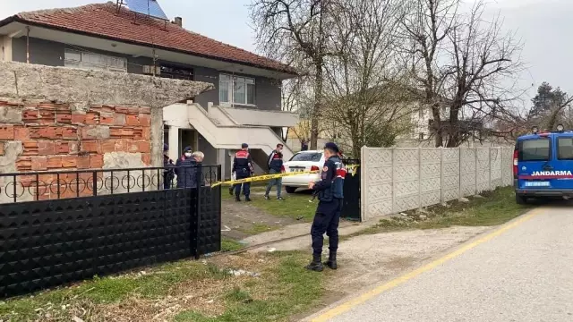 3 arkadaşın tartışması kanlı bitti: 1 ölü 3 arkadaşın tartışması kanlı bitti: 1 ölü