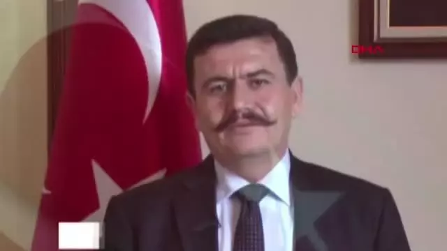 Burdur protokolü İstiklal Marşı'nı okudu