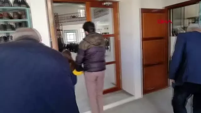 Son dakika haberleri... BURSA Suriyeli küçük Ziyad bombardımanda kör olan babasının gözü oldu Son dakika haberleri... BURSA Suriyeli küçük Ziyad bombardımanda kör olan babasının gözü oldu