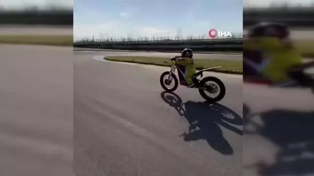 Dünya şampiyonunun oğlu babasının izinden gidiyor