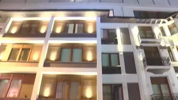 Ek fotoğraf ve bilgilerle // Boğaz manzaralı otelde baskın yapılan eğlencenin görüntüleri ortaya çıktı Ek fotoğraf ve bilgilerle // Boğaz manzaralı otelde baskın yapılan eğlencenin görüntüleri ortaya çıktı