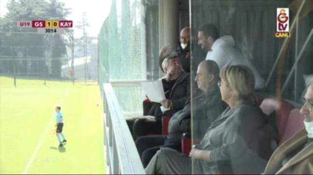 Fatih Terim ve Arda Turan, Florya'da Galatasaray U19 takımının maçını izledi