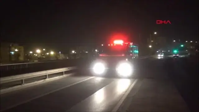İSTANBUL-SİLİVRİ'DE OTOMOBİL KÖMÜRLÜĞE DALDI İSTANBUL-SİLİVRİ'DE OTOMOBİL KÖMÜRLÜĞE DALDI