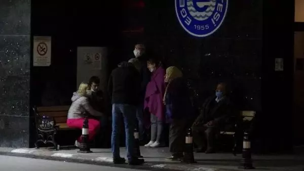 İzmir'de banyoda hareketsiz yatan çift hayatını kaybetti İzmir'de banyoda hareketsiz yatan çift hayatını kaybetti